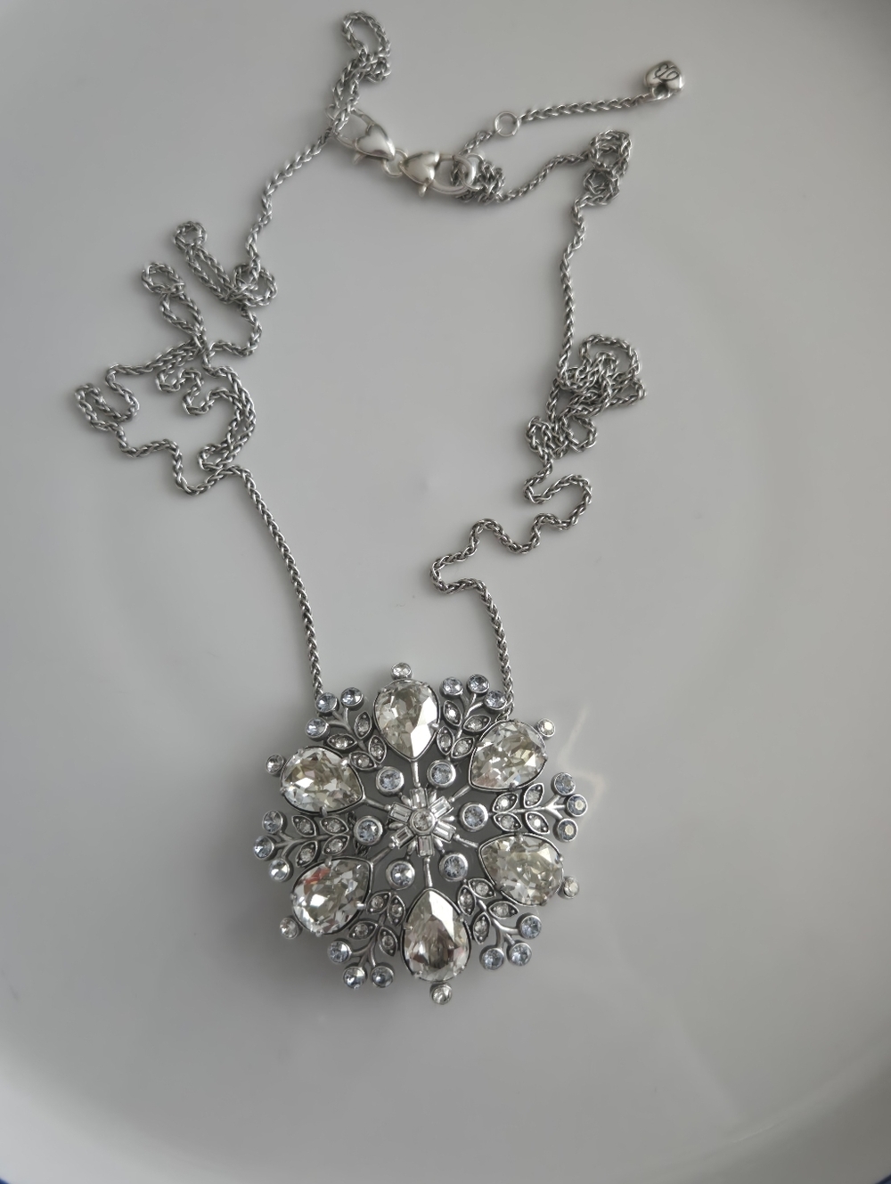 Brighton Winter’s Miracle Crystal Necklace NWT - Picture 3 of 5